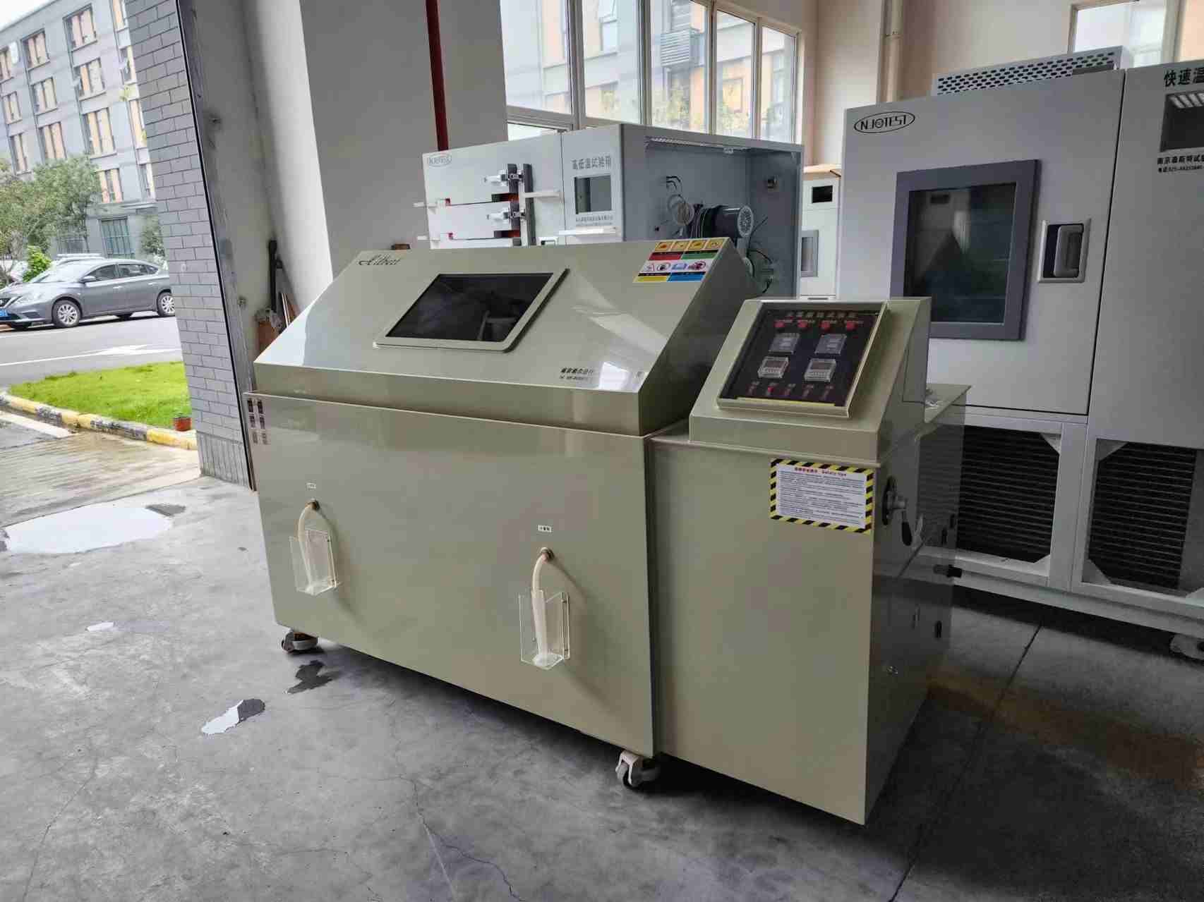 濕熱鹽霧腐蝕試驗(yàn)箱