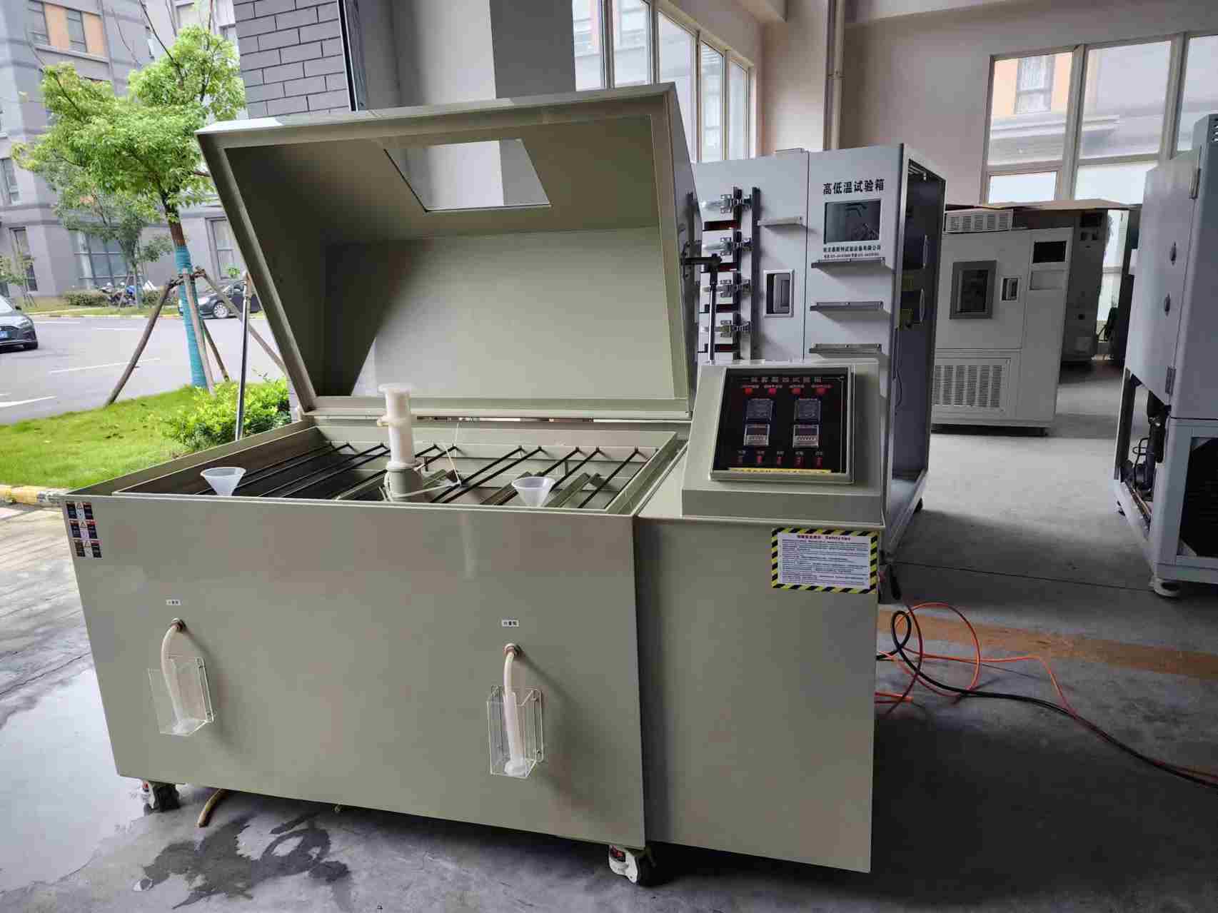 復(fù)合鹽霧腐蝕試驗(yàn)箱